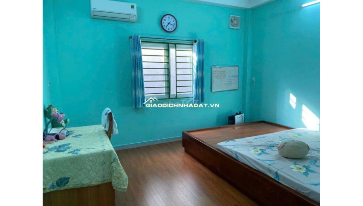 Bán nhà đúc 3 tầng hẻm xe hơi, nhà siêu rộng ở Gò Cát, Phú Hữu Q9