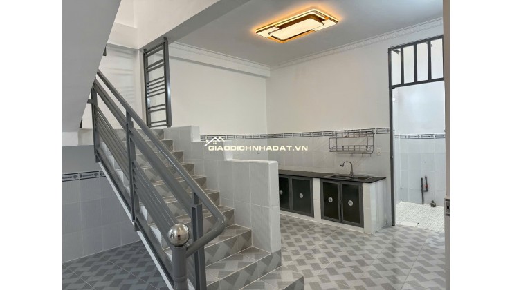 Bán nhà 1 trệt 2 lầu trống suốt mới 100%, hẻm 94// Phú Thọ Hoà Tân Phú