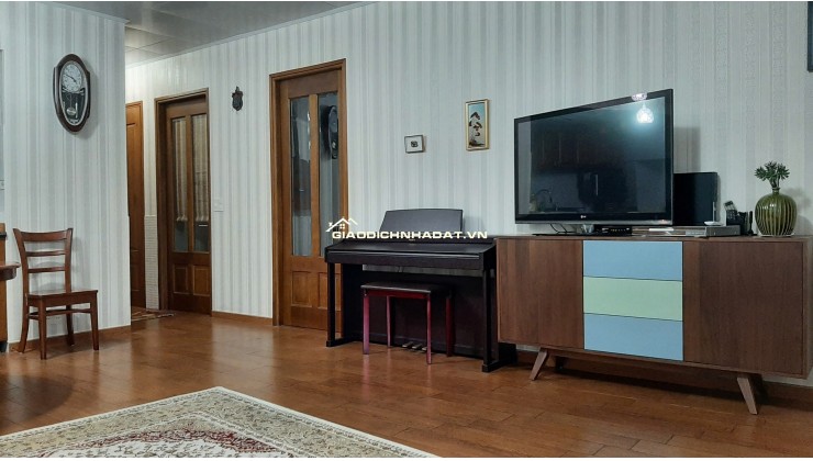 Bán căn hộ 12 Võ Văn Kiệt Q1 ngay trung tâm thành phố DT 71m2