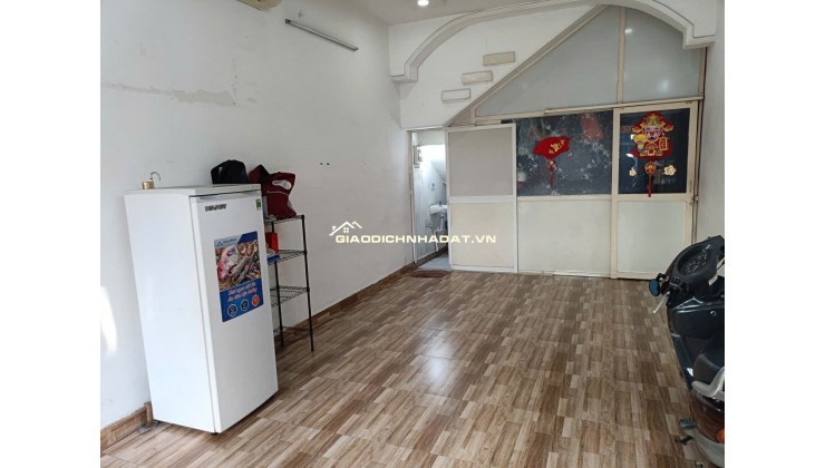 Cho thuê mặt bằng ngay chợ Phạm Văn Hai DT 36m2 tiện KD đa ngành