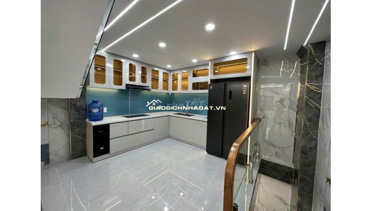 Bán nhà xây mới trang bị full nội thất 100% vào ở ngay, gần Tô Ký Q12