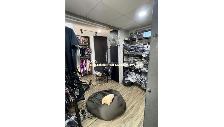 Sang mặt bằng 25m2 riêng biệt giá cực rẻ ở Dạ Nam P2 Q8