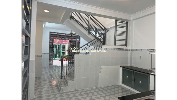 Bán nhà 1 trệt 2 lầu trống suốt mới 100%, hẻm 94// Phú Thọ Hoà Tân Phú