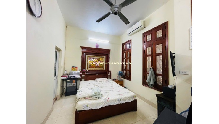 Bán nhà Đường 19/5 DT 65m2, 3 Tầng, MT 5.14m, Giá 13.6 tỷvăn quán Hà Đông