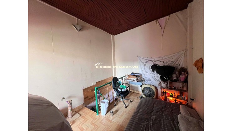  CẦN SHARE PHÒNG LẦU 2 – CHỈ 1 NỮ (Cô Bắc, Q1)