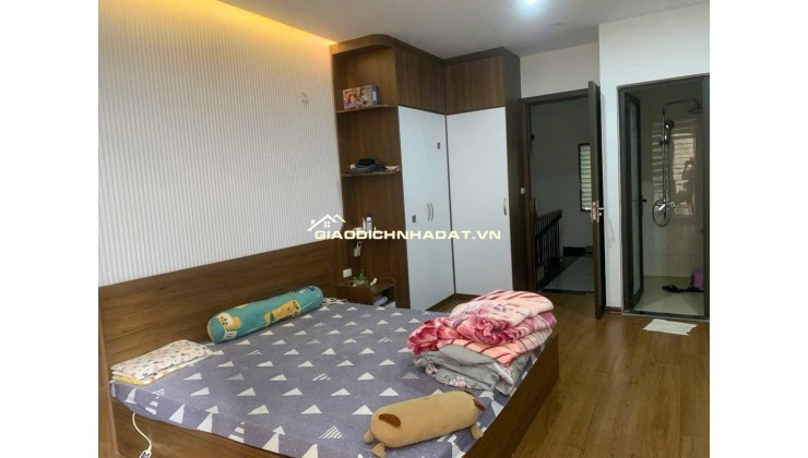 Quan nhân nhà ngay đầu ngõ, 12 tỷ 36m sử dụng 7 tầng thang máy mới kính coong chỉ cần dọn vào ở