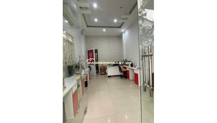 Cho thuê mặt bằng làm văn phòng, mở lớp học, mở shop ở Quận 4