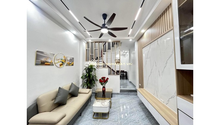 NHÀ ĐẸP LÔ GÓC THẠCH BÀN - SÁT AEON MALL - 4 TẦNG Ở NGAY - CHỈ 5.65 TỶ