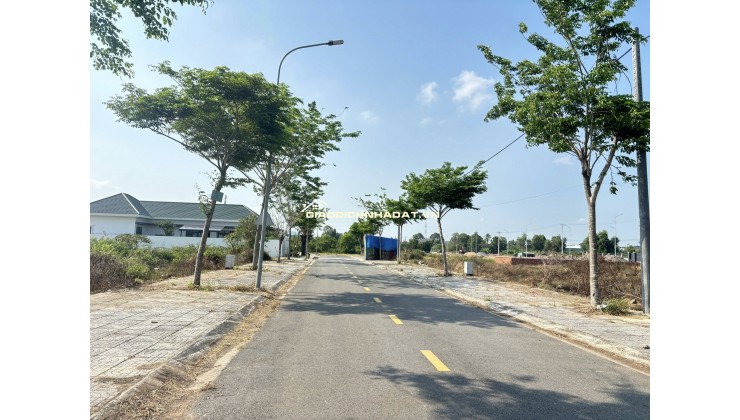 Bán đất nền thổ cư, diện tích 182 m2, sổ đỏ riêng, đường Hương Lộ 2