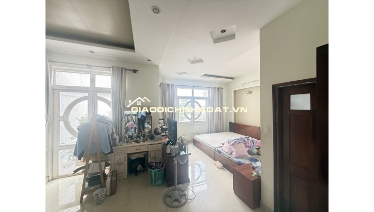 Bán Biệt Thự Mặt Tiền Linh Đông Thủ Đức -243m2 ngang 7m  - Vừa Ở Vừa Kinh Doanh - 36 Tỷ