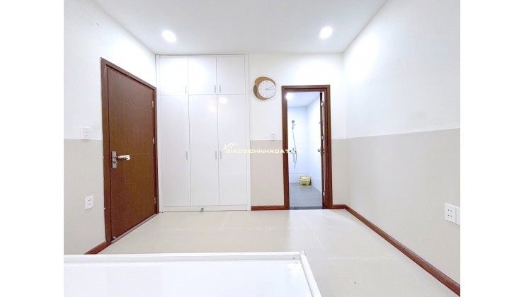 Chính chủ bán CH Iris Tower 59.4m2 2PN-2WC, 1.75 tỷ. Sổ sẵn, T17 H.Nam thoáng, có nội thất