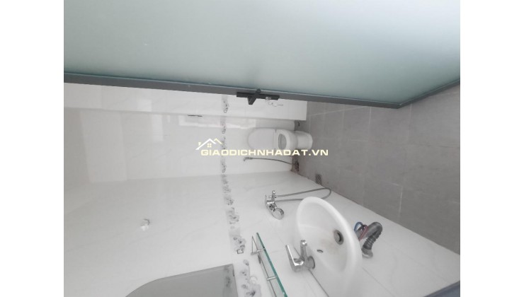 Bán nhà view sông, gần Quận 5, 3 tầng, Quận 8, 3.5x18, 6.x tỷ.