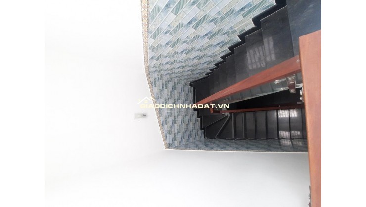 Bán nhà view sông, gần Quận 5, 3 tầng, Quận 8, 3.5x18, 6.x tỷ.