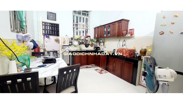 Bán nhà 3 tầng, Quận 8, hẻm 6m, gần Võ Văn Kiệt, 3.6x14, nhỉnh 5 tỷ.