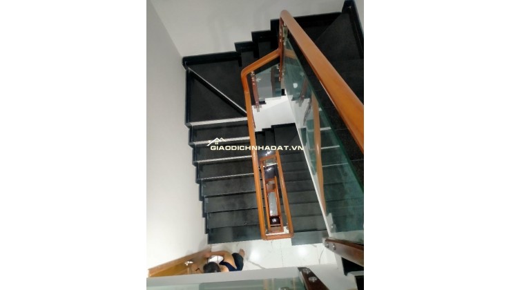 HẺM HÀ HUY GIÁP XE TẢI 12M CÓ VỈA HÈ 2 BÊN ,KHU PHÂN LÔ XÂY ĐỰNG TỰ DO ĐẸP.