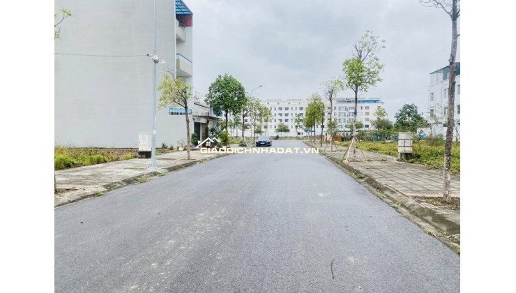 Chính chủ gửi bán lô đất vị trí đẹp - đã có sẵn sổ hồng