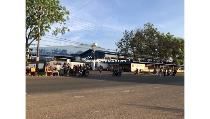 BÁN LỖ 500M2(10X50) SỔ RIÊNG, DƯỜNG 32M ĐỐI DIỆN CHỢ, DÂN ĐÔNG GIÁ 730TR/sổ