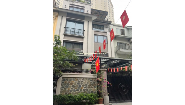 Cần bán BT Trung văn Hancic,Tố Hữu, DT 105mx 4T,MT 9m. Giá 35,5 tỷ. LH: 0964769634