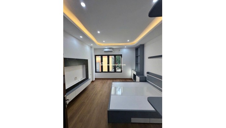 Bán nhà có 102 phố Phan Đình Giót, Nhà Đẹp chỉ việc sách vali vào ở 45m²  Giá 9,1 Tỷ