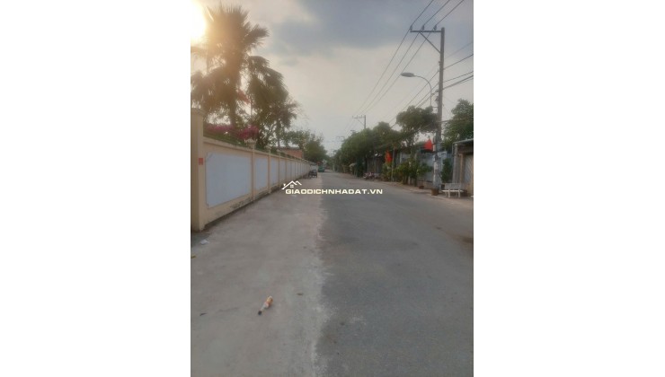 CẦN BÁN GẤP CĂN NHÀ MẶT TIỀN ĐƯỜNG CHUYÊN DÙNG 9 QUẬN 7. LH:0965194239.