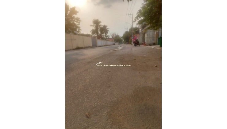 CẦN BÁN GẤP CĂN NHÀ MẶT TIỀN ĐƯỜNG CHUYÊN DÙNG 9 QUẬN 7. LH:0965194239.