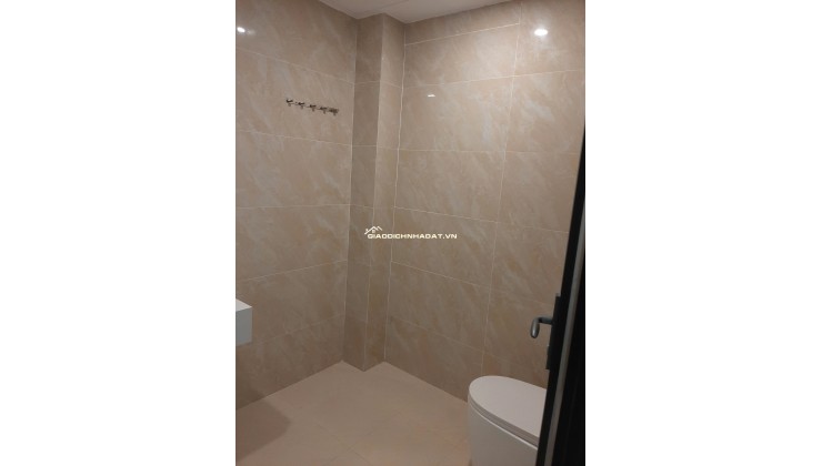 Bán tòa nhà văn phòng khu đấu giá 3ha phố Đức Diễn cách Hồ 50m