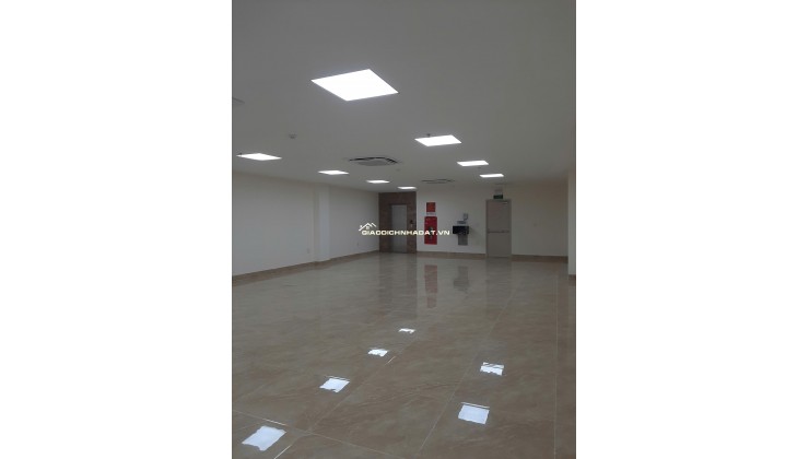 Bán tòa nhà văn phòng khu đấu giá 3ha phố Đức Diễn cách Hồ 50m