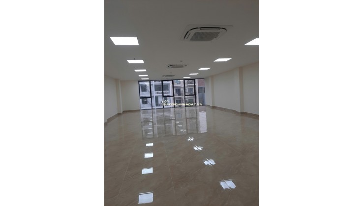 Bán tòa nhà văn phòng khu đấu giá 3ha phố Đức Diễn cách Hồ 50m