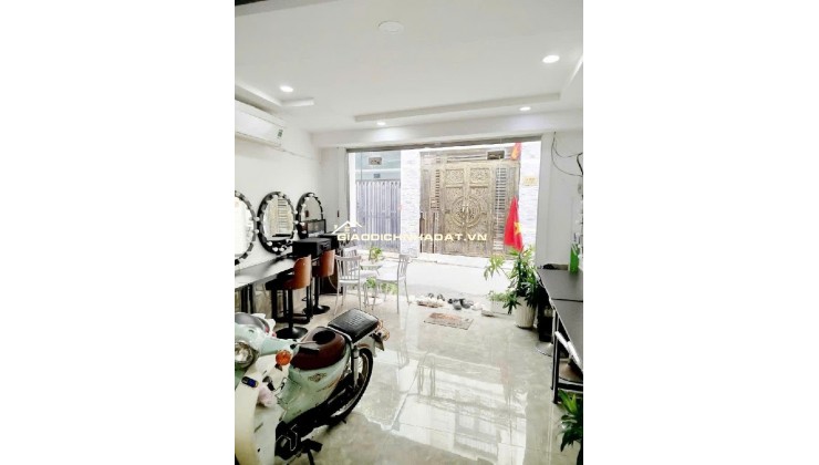 cần bán nhà mặt tiền đang cho thuê14tr/1 tháng (gần chợ tân bình)