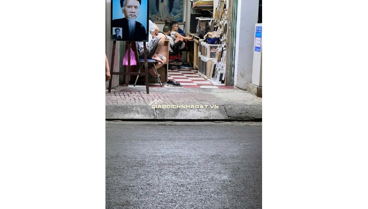 cần bán nhà mặt tiền phạm văn hai , tân bình , kinh doanh tốt