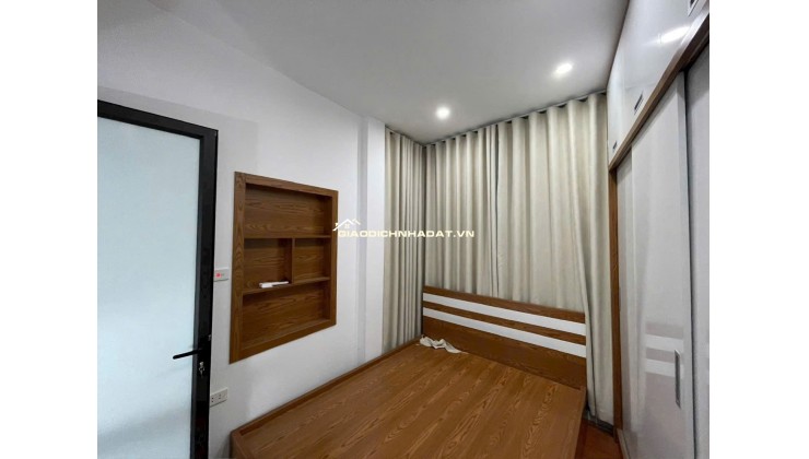 Bán nhà mặt ngõ Thịnh Quang 32/50m2 hơn 6 tỷ oto ngõ thông kinh doanh ở sướng sau quy hoạch ra mặt phố