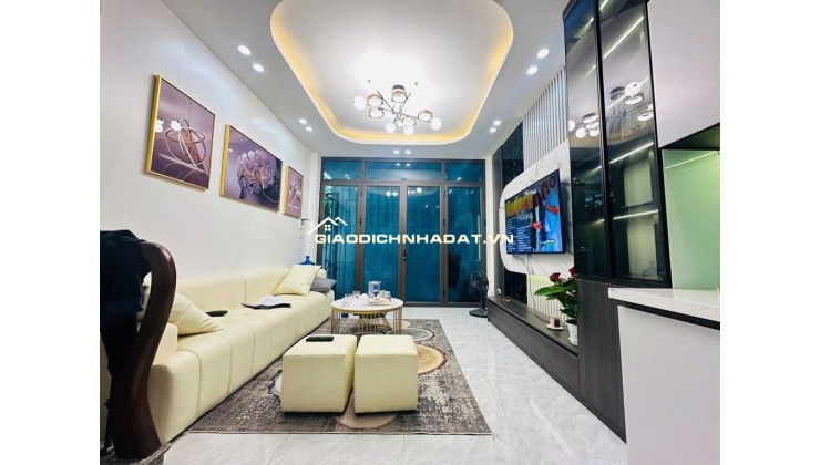 Nhà phố Hồng Mai, 35m2, 5 tầng, sổ đỏ chính chủ, 13,5 tỷ