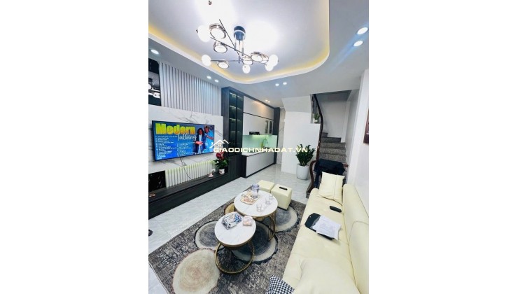 Nhà phố Hồng Mai, 35m2, 5 tầng, sổ đỏ chính chủ, 13,5 tỷ