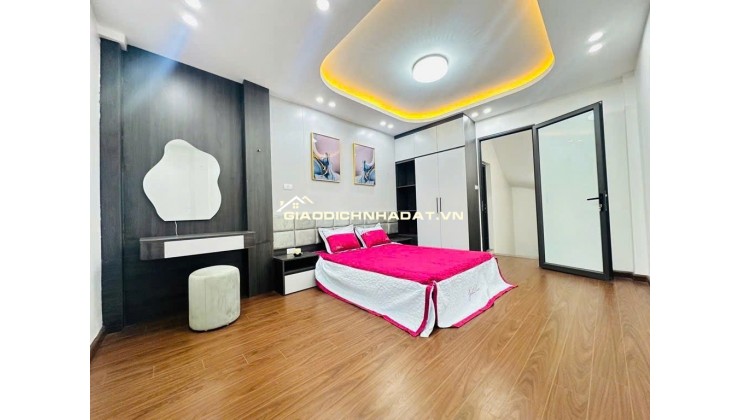 Nhà phố Hồng Mai, 35m2, 5 tầng, sổ đỏ chính chủ, 13,5 tỷ