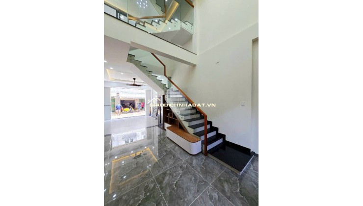 BÁN NHÀ TẠI LÃ XUÂN OAI, LONG TRƯỜNG, QUẬN 9 , 50M2 SHR CHỈ 6.9 TỶ. LH:0332456604( NGỌC )