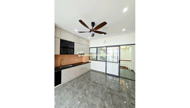 BÁN NHÀ TẠI LÃ XUÂN OAI, LONG TRƯỜNG, QUẬN 9 , 50M2 SHR CHỈ 6.9 TỶ. LH:0332456604( NGỌC )