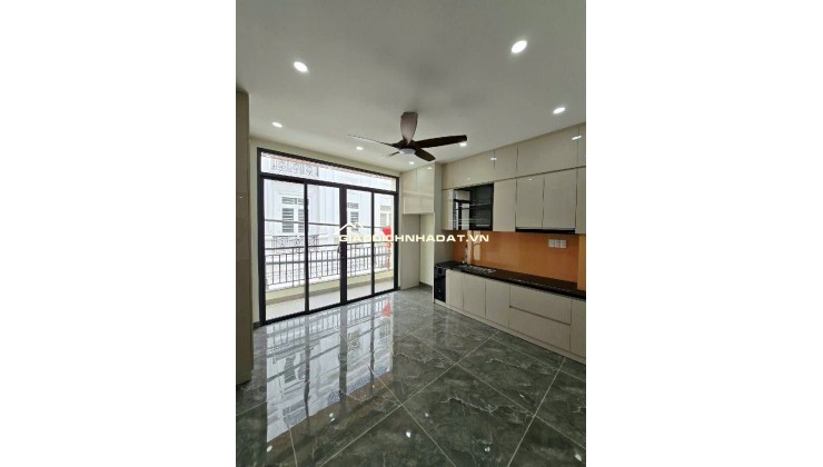 BÁN NHÀ TẠI LÃ XUÂN OAI, LONG TRƯỜNG, QUẬN 9 , 50M2 SHR CHỈ 6.9 TỶ. LH:0332456604( NGỌC )