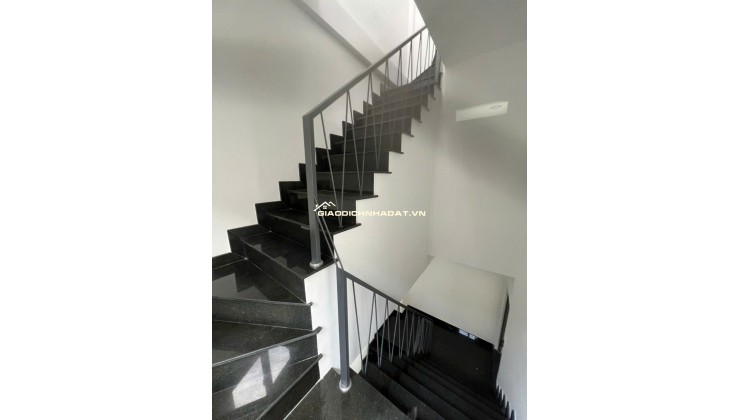 TÔI CẦN BÁN CĂN NHÀ HẺM XE HƠI 60/76 ĐƯỜNG LÝ CHÍNH THẮNG P8Q3. LH:0966775504.