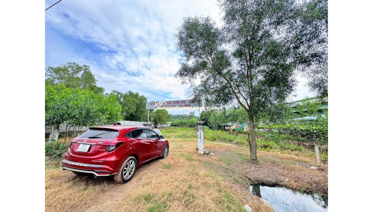 BÁN ĐẤT 2 MẶT TIỀN TẶNG NHÀ TẠI TP BIÊN HOÀ, DT 4200M2, SỔ SẴN, CHỈ 19 TỶ. LH:0933449988.