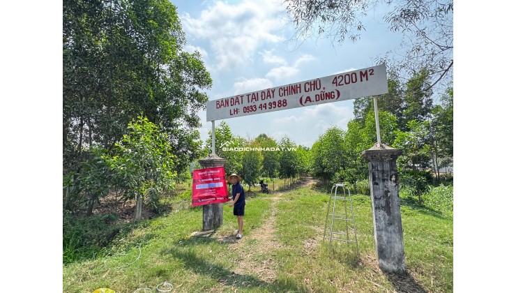 BÁN ĐẤT 2 MẶT TIỀN TẶNG NHÀ TẠI TP BIÊN HOÀ, DT 4200M2, SỔ SẴN, CHỈ 19 TỶ. LH:0933449988.