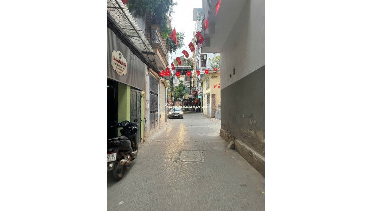 BÁN TOÀ CĂN HỘ DỊCH VỤ ĐÊ LA THÀNH 58m2 MẶT TIỀN 4,6m 6 TẦNG HƠN 12 TỶ THANG MÁY MỚI KÍNH KOONG – SẴN DÒNG TIỀN