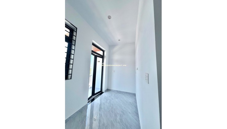 CHỦ VỠ NỢ HẠ 300TR BÁN NHANH NHÀ 2 LẦU NGAY NGÃ TƯ BẾN CÁ