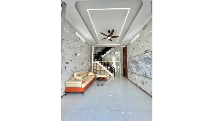 CHỦ VỠ NỢ HẠ 300TR BÁN NHANH NHÀ 2 LẦU NGAY NGÃ TƯ BẾN CÁ