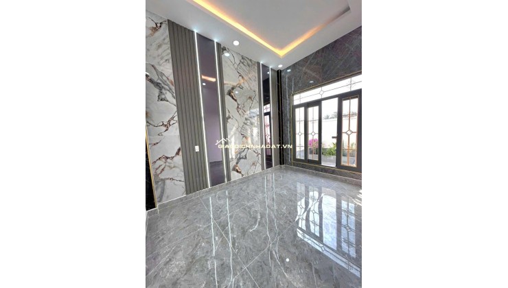 Nhà xây mới 2 tầng gần UBND xã Bến Lức , DT 100m2, nhận nhà ngay