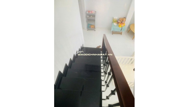 BÁN NHÀ 2 TẦNG – 5M X 27M – CÓ SÂN TRƯỚC SAU THOÁNG MÁT. LH:0988736135