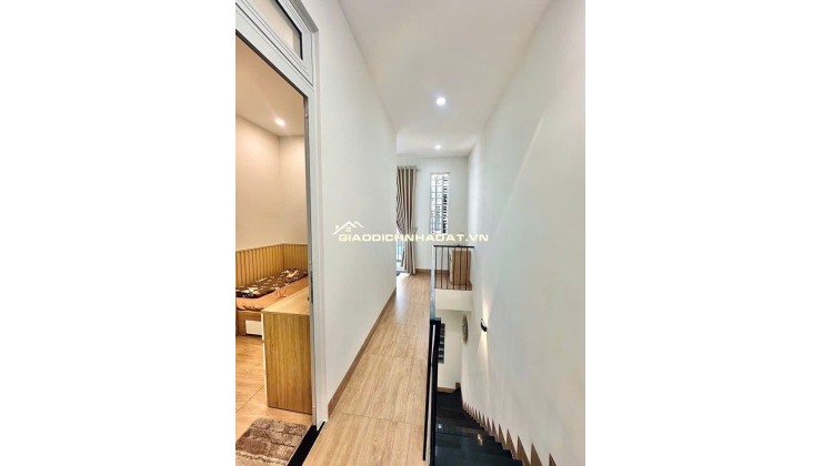 BÁN NHÀ TÂN KỲ TÂN QUÝ. DT (4X9). SẴN SHR. CHỈ 5.5 TỶ. LH:0905029420.