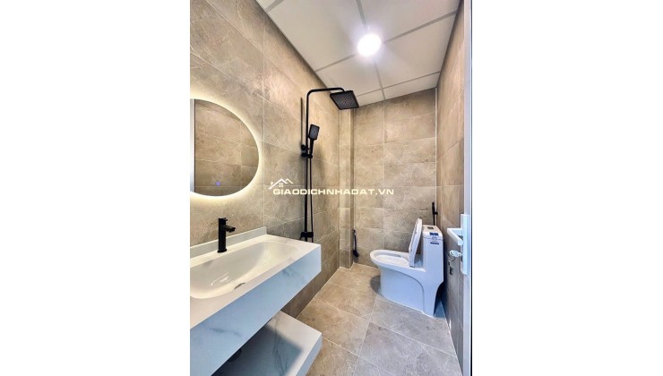 BÁN NHÀ TÂN KỲ TÂN QUÝ. DT (4X9). SẴN SHR. CHỈ 5.5 TỶ. LH:0905029420.