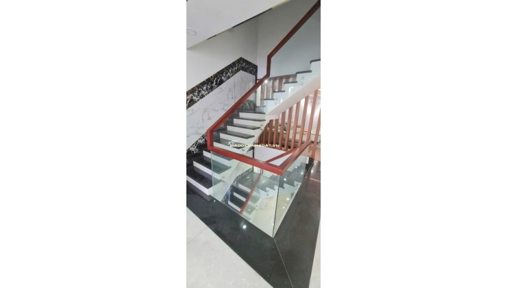 Nhà đẹp xây kiên cố 5 tầng – 4PN 5WC – Hẻm ô tô nhỏ – Dọn vào ở ngay – Vị trí gần Tân Kỳ Tân Quý – Giá tốt 8 tỷ