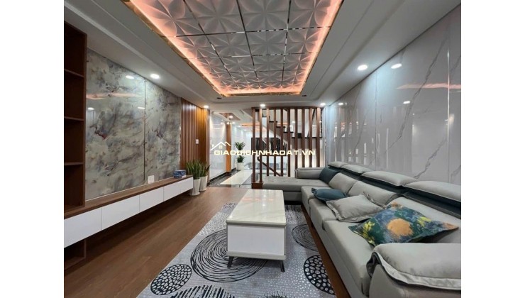 Nhà đẹp xây kiên cố 5 tầng – 4PN 5WC – Hẻm ô tô nhỏ – Dọn vào ở ngay – Vị trí gần Tân Kỳ Tân Quý – Giá tốt 8 tỷ