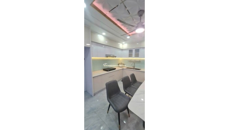 Nhà đẹp xây kiên cố 5 tầng – 4PN 5WC – Hẻm ô tô nhỏ – Dọn vào ở ngay – Vị trí gần Tân Kỳ Tân Quý – Giá tốt 8 tỷ